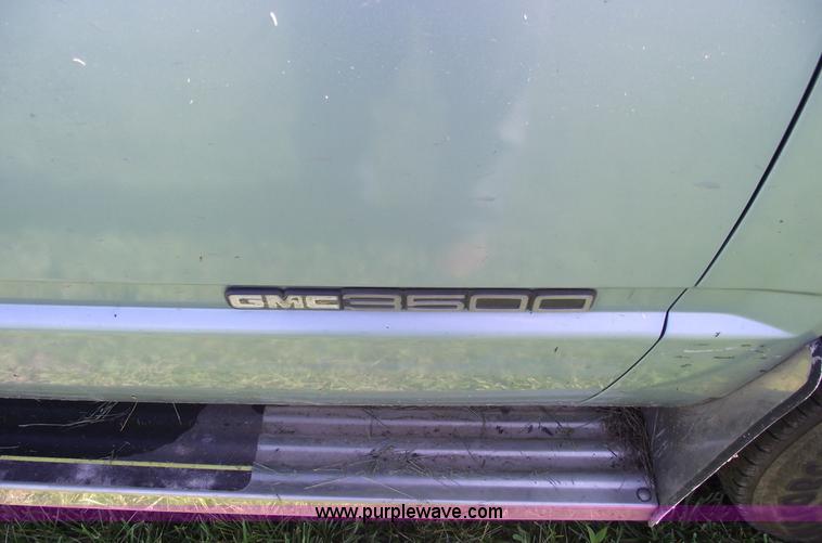 image for item 5583 1989 GMC C3500 Sierra SLE extended cab pickup truck