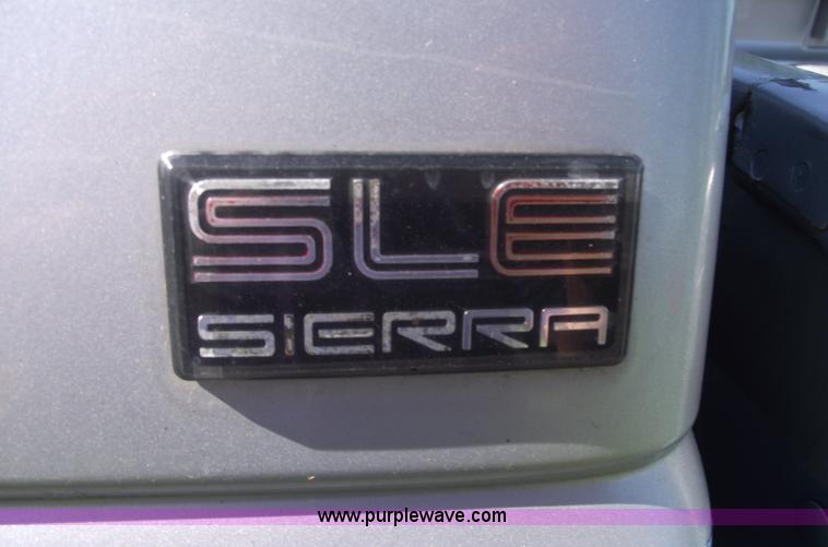 image for item 5583 1989 GMC C3500 Sierra SLE extended cab pickup truck