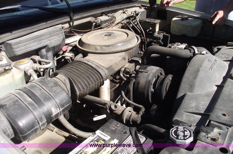 image for item 5583 1989 GMC C3500 Sierra SLE extended cab pickup truck