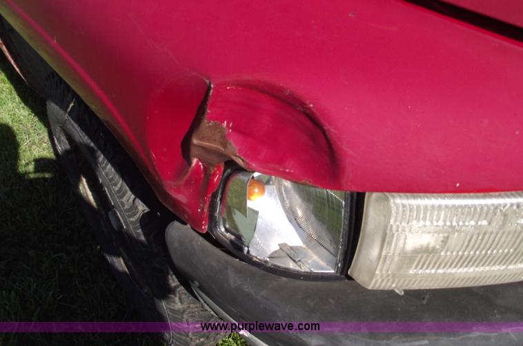 image for item 5584 1996 Dodge Ram 2500 pickup truck