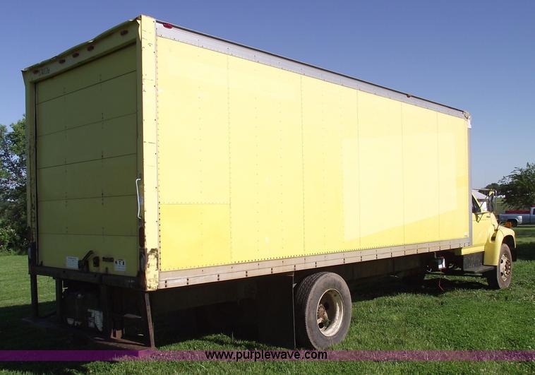 image for item 5587 1998 Ford F700 box truck