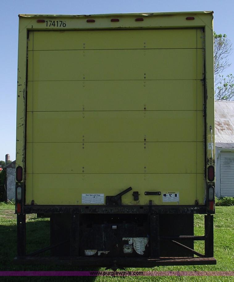 image for item 5587 1998 Ford F700 box truck