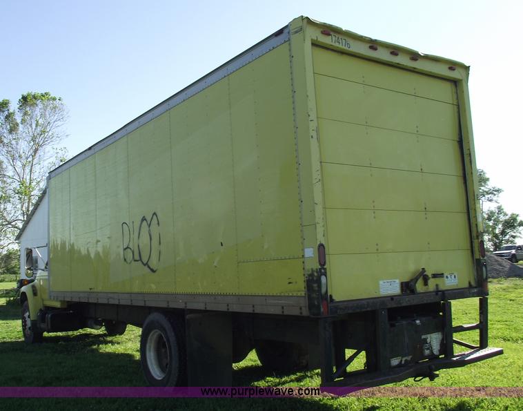 image for item 5587 1998 Ford F700 box truck