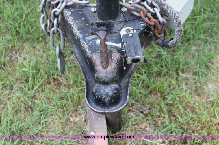 image for item 6536 1995 Wells Cargo 12' enclosed trailer