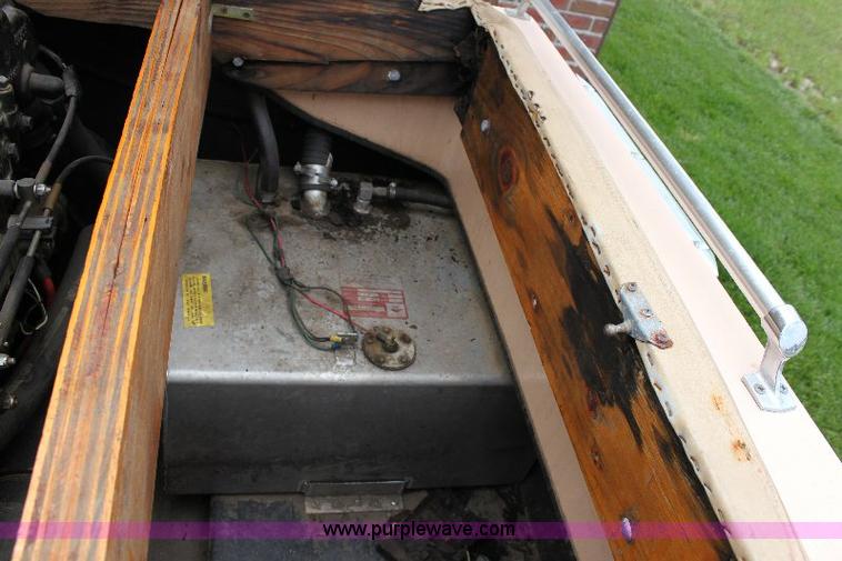 image for item 6551 1984 Baja 18' ski boat