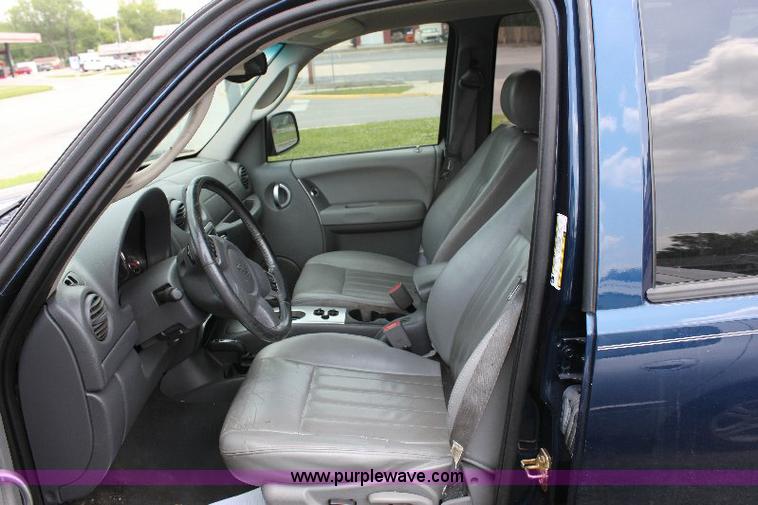 image for item 6552 2005 Jeep Liberty Limited SUV