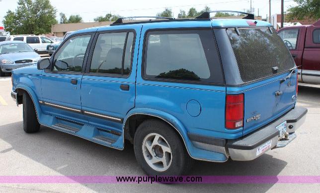 image for item 6868 1993 Ford Explorer SUV