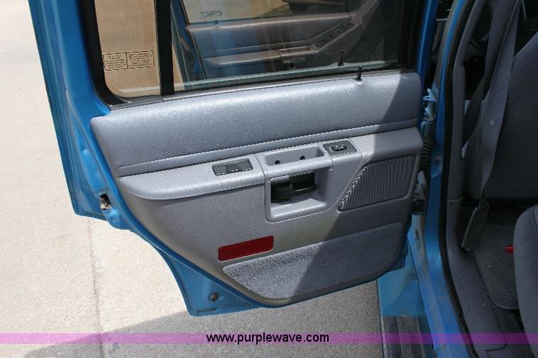 image for item 6868 1993 Ford Explorer SUV