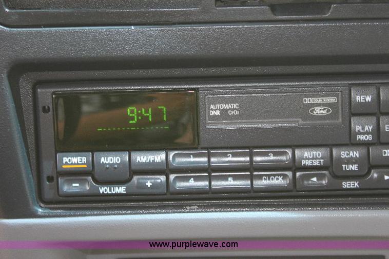 image for item 6868 1993 Ford Explorer SUV