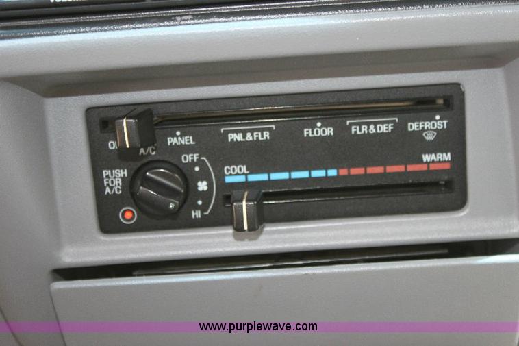 image for item 6868 1993 Ford Explorer SUV