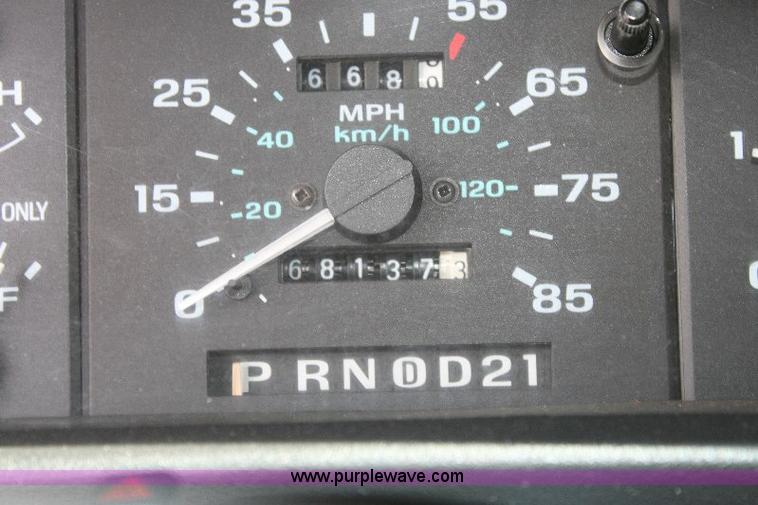 image for item 6868 1993 Ford Explorer SUV