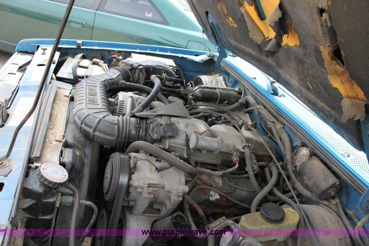 image for item 6868 1993 Ford Explorer SUV