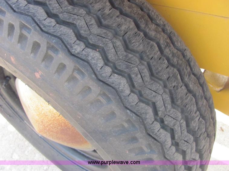 image for item 6967 1981 JFW 14' trailer