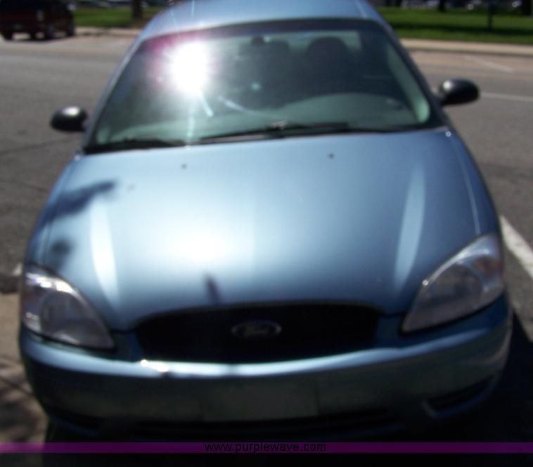 image for item 7302 2006 Ford Taurus SE