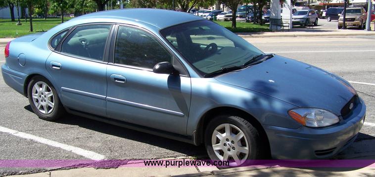 image for item 7302 2006 Ford Taurus SE
