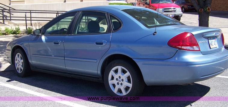 image for item 7302 2006 Ford Taurus SE