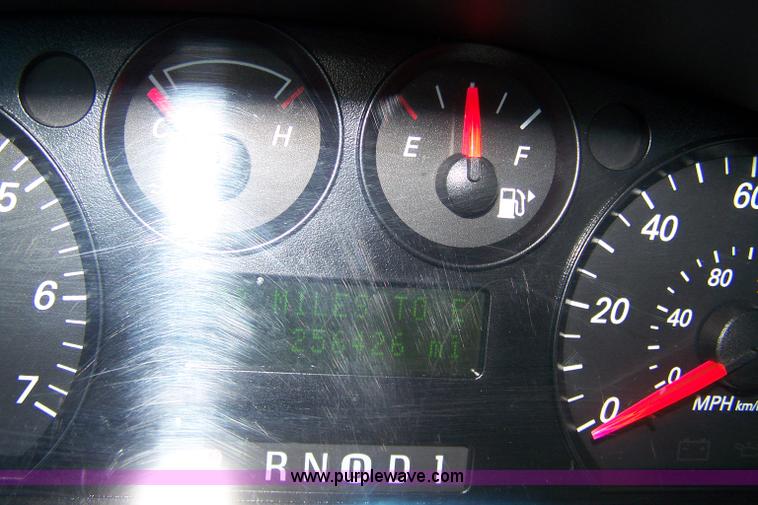 image for item 7302 2006 Ford Taurus SE