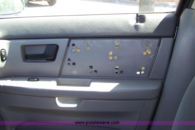 image for item 7302 2006 Ford Taurus SE