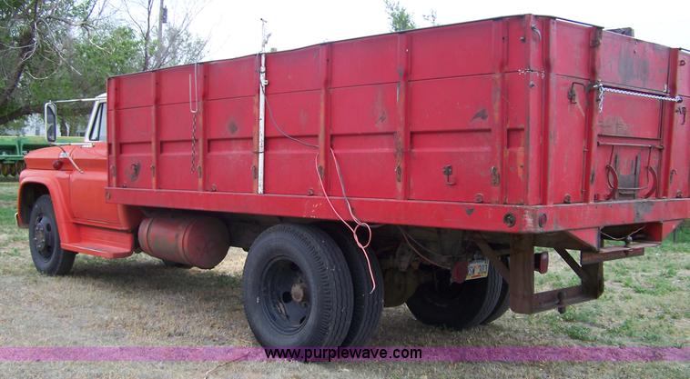 image for item 7377 1965 Chevrolet 60 grain truck