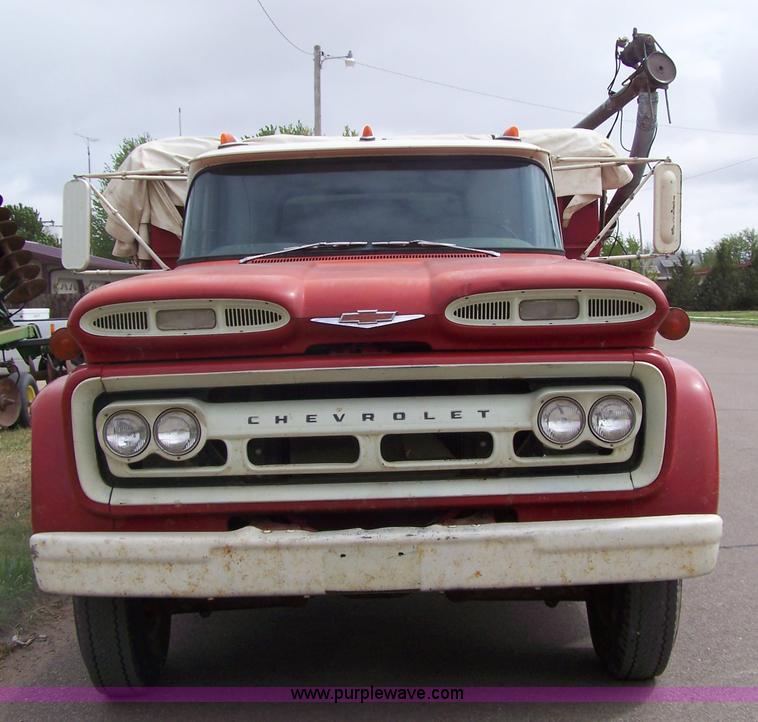 image for item 7382 1960 Chevrolet Viking grain truck