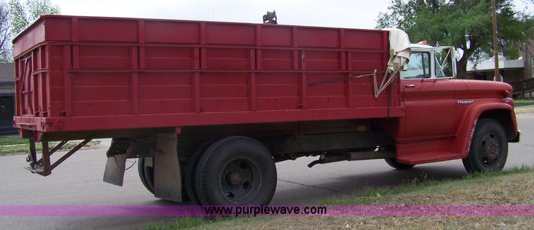 image for item 7382 1960 Chevrolet Viking grain truck