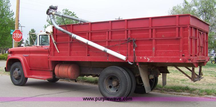image for item 7382 1960 Chevrolet Viking grain truck