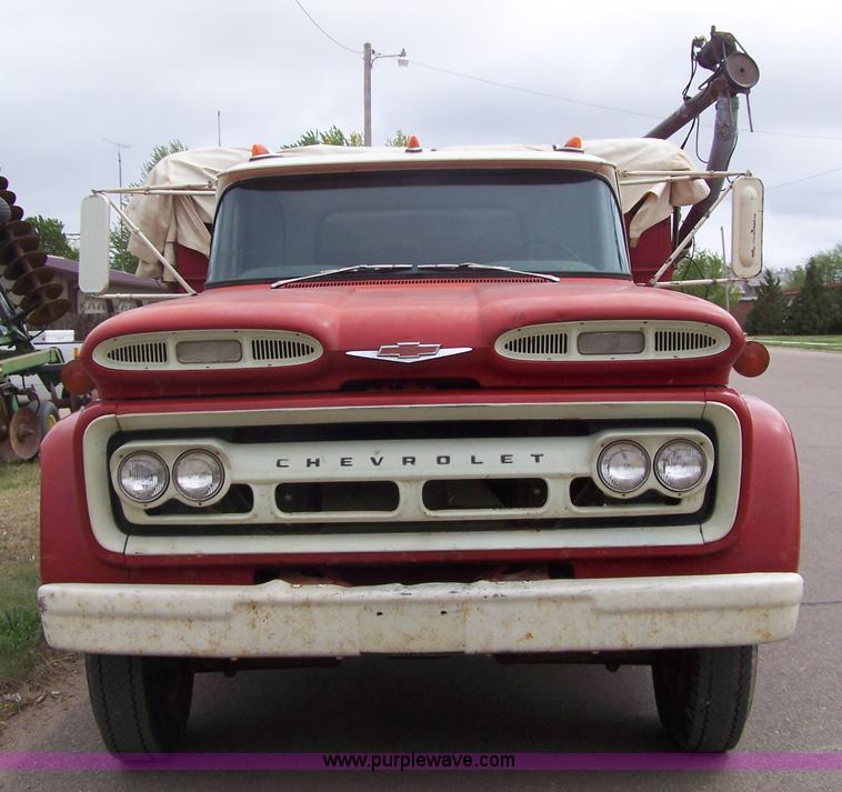 image for item 7382 1960 Chevrolet Viking grain truck