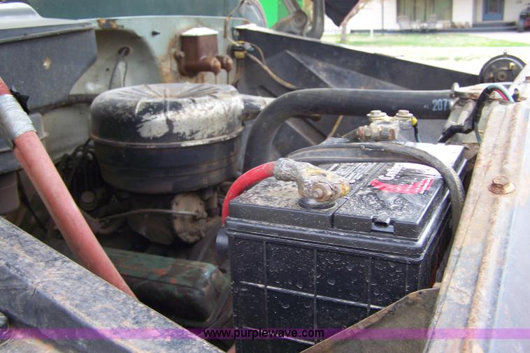 image for item 7382 1960 Chevrolet Viking grain truck