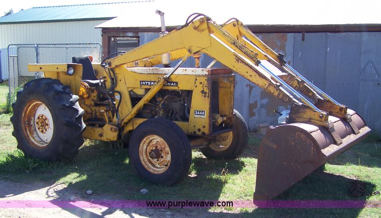 image for item 7421 International 3444 tractor