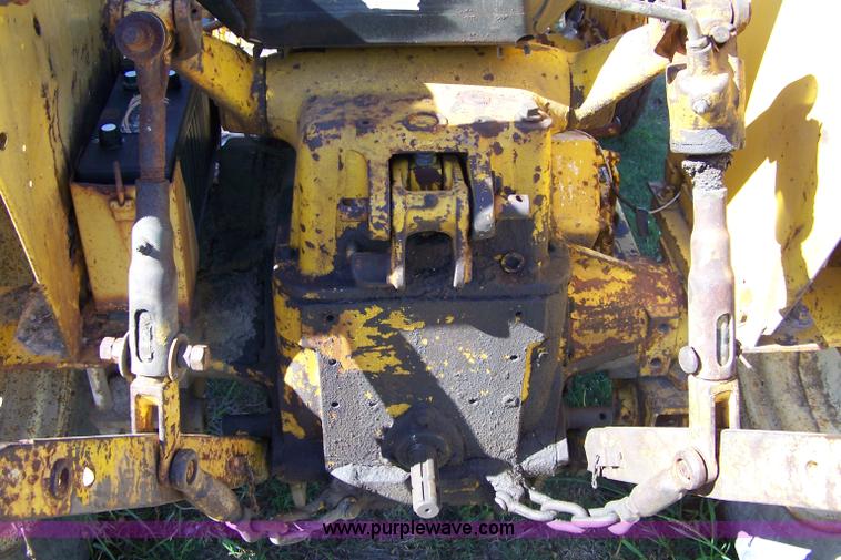 image for item 7421 International 3444 tractor