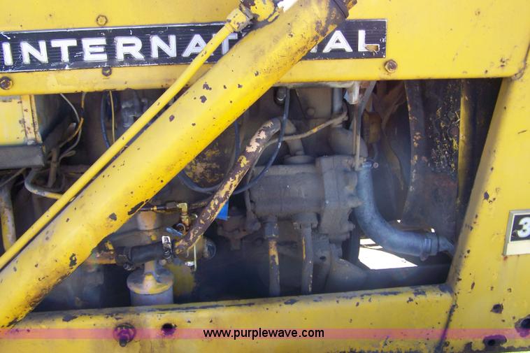 image for item 7421 International 3444 tractor