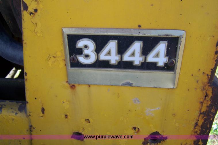 image for item 7421 International 3444 tractor