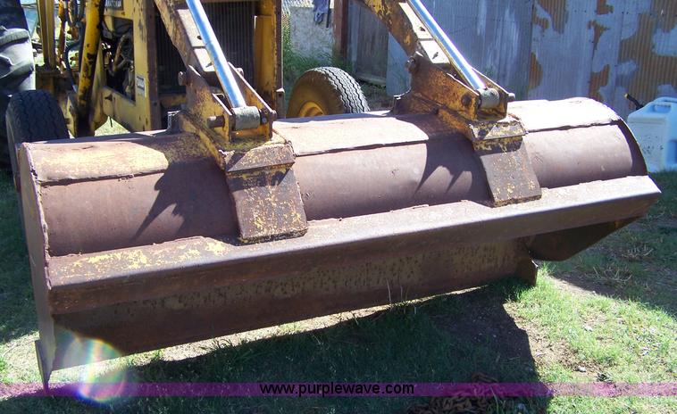 image for item 7421 International 3444 tractor