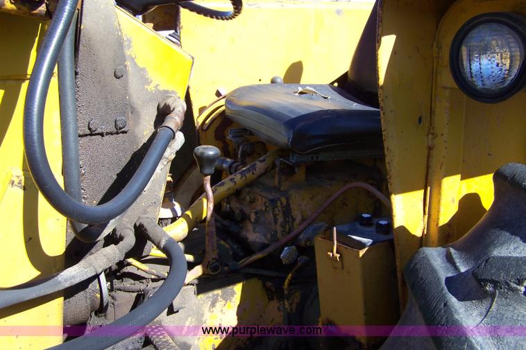 image for item 7421 International 3444 tractor