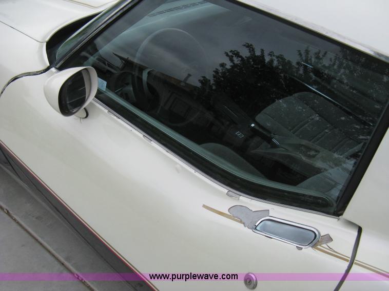 image for item 8111 1977 Chevrolet Corvette