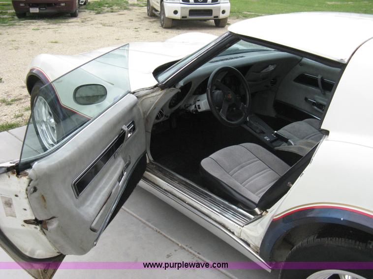 image for item 8111 1977 Chevrolet Corvette