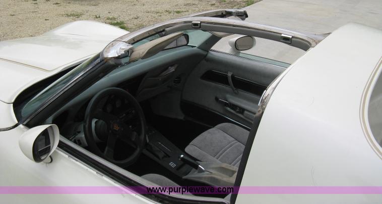 image for item 8111 1977 Chevrolet Corvette