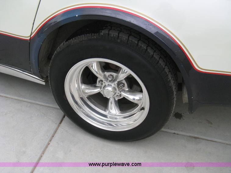 image for item 8111 1977 Chevrolet Corvette