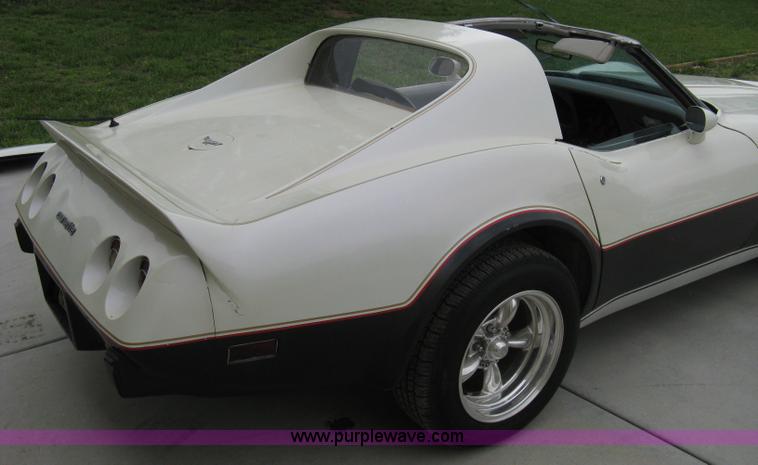 image for item 8111 1977 Chevrolet Corvette
