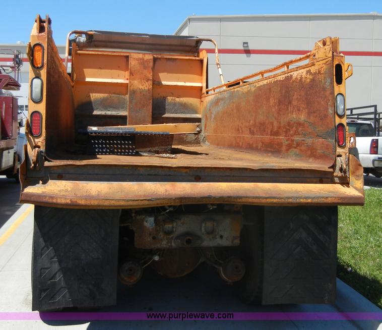 image for item 2354 1999 International 4900 dump truck