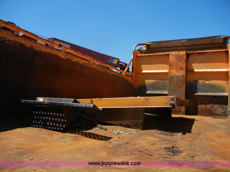 image for item 2354 1999 International 4900 dump truck