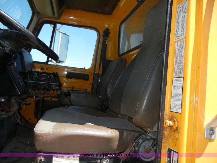 image for item 2354 1999 International 4900 dump truck