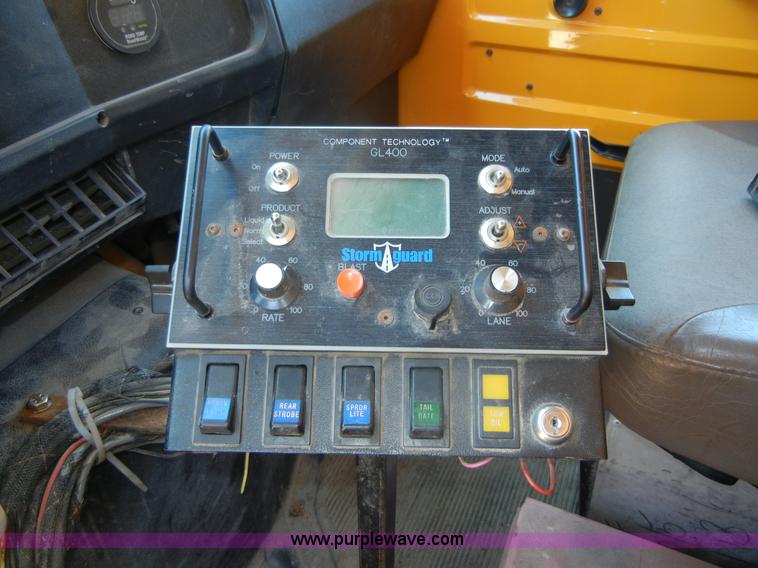 image for item 2354 1999 International 4900 dump truck