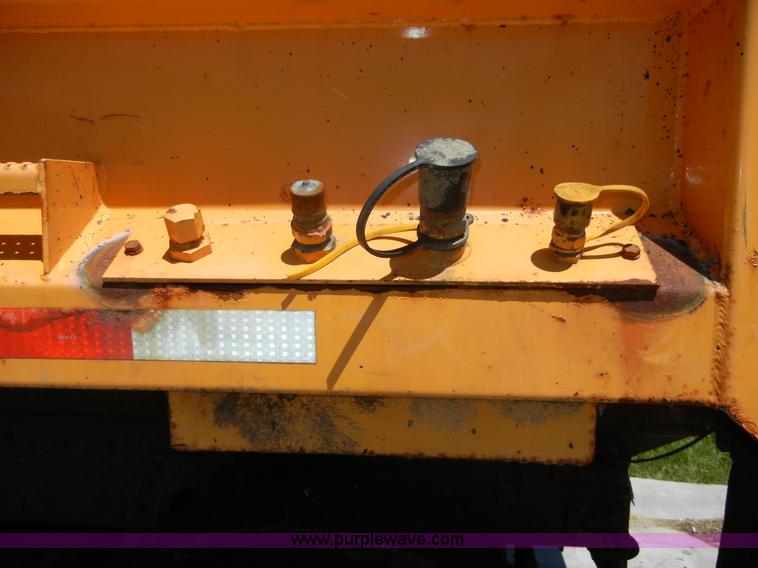 image for item 2354 1999 International 4900 dump truck