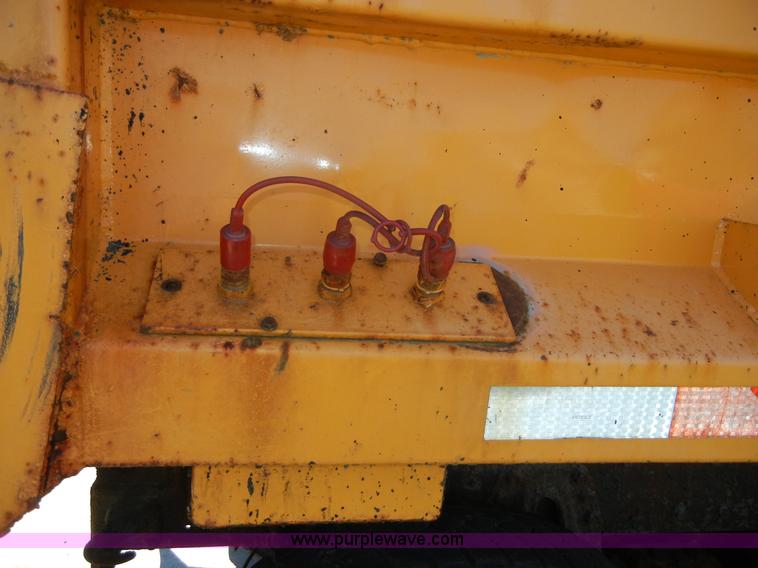 image for item 2354 1999 International 4900 dump truck