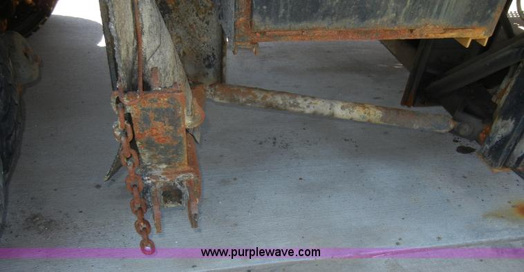 image for item 2354 1999 International 4900 dump truck