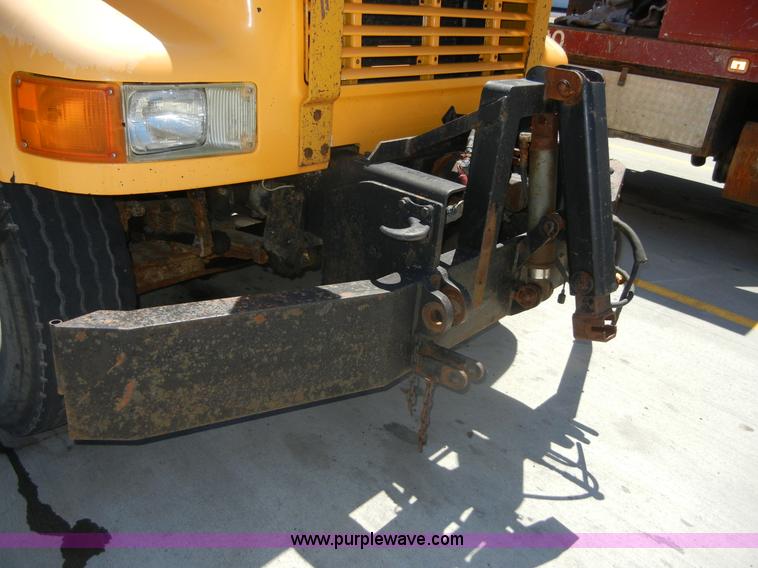 image for item 2354 1999 International 4900 dump truck