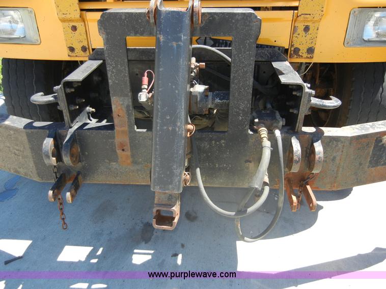 image for item 2354 1999 International 4900 dump truck