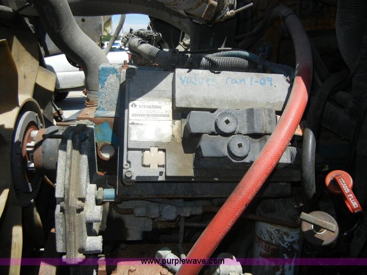 image for item 2354 1999 International 4900 dump truck