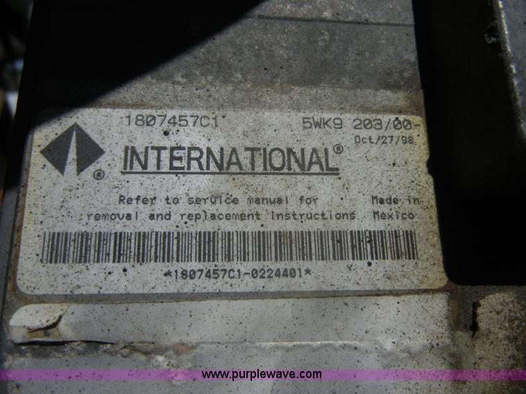 image for item 2354 1999 International 4900 dump truck